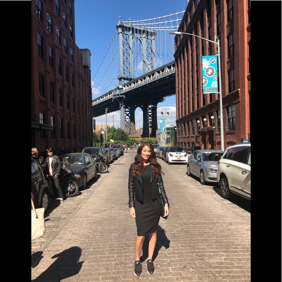 Meet your Posher! 🦋 - Picture 4 of 4